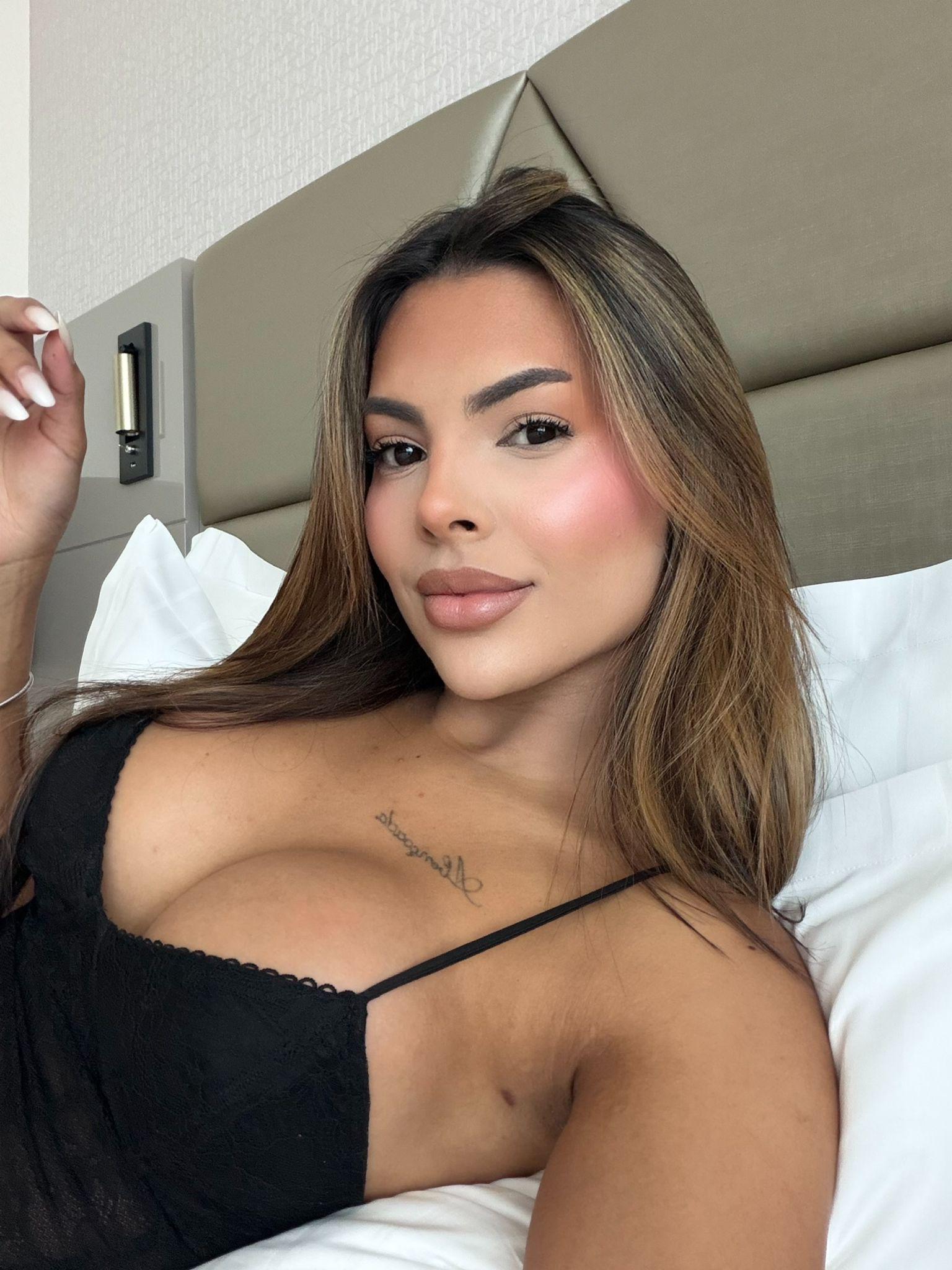 Escort - MAYA - Ibiza Tops